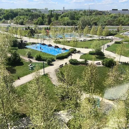 Orlinskiego 아파트